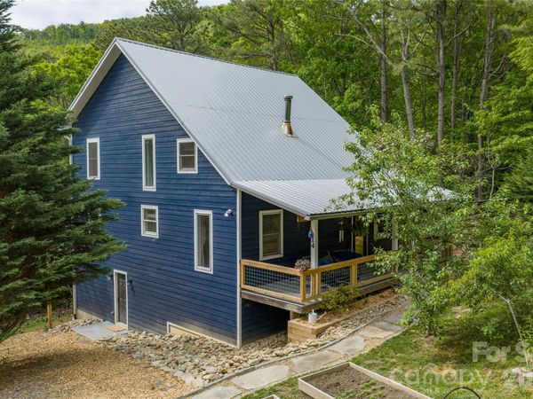 14 Locust Street, Black Mountain, NC 28711
