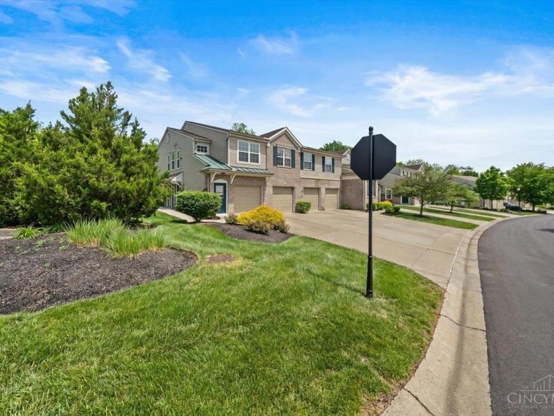 1384 Twin Spires Drive, Batavia Twp, OH 45103 Photo 2