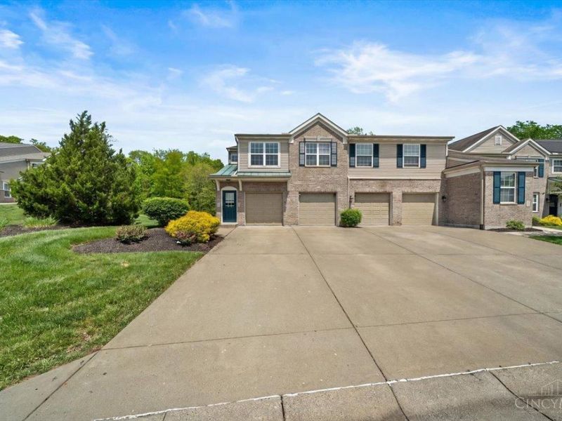 1384 Twin Spires Drive, Batavia Twp, OH 45103 Photo 3