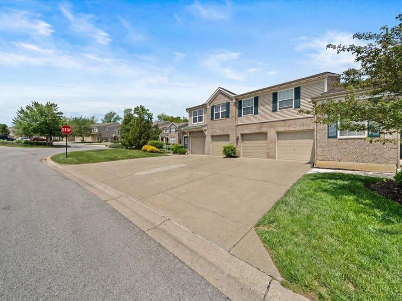 1384 Twin Spires Drive, Batavia Twp, OH 45103 Photo 4