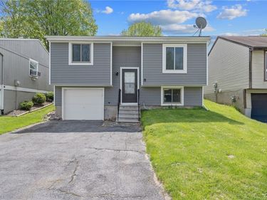 4187 Burningtree Road, Liverpool, NY 13090