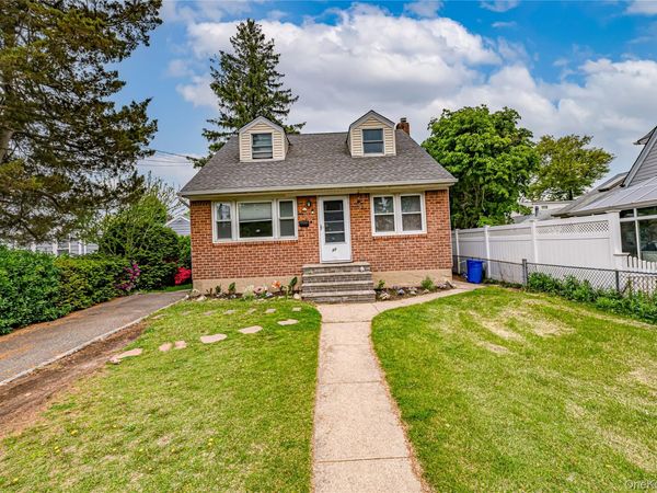 31 Locust Street , Westbury, NY 11590