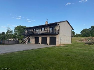 64 Viscose Road, Parkersburg, WV 26101