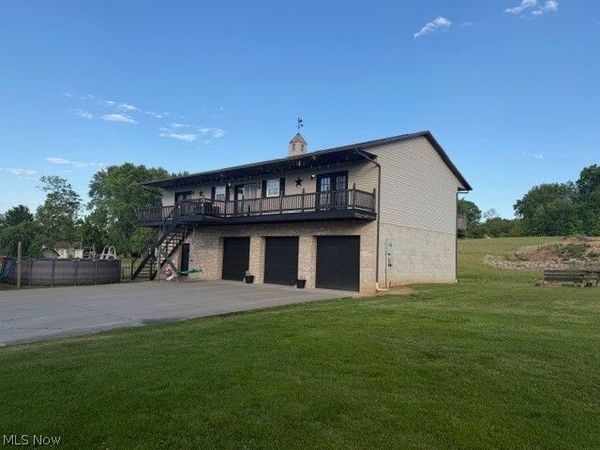 64 Viscose Road , Parkersburg, WV 26101