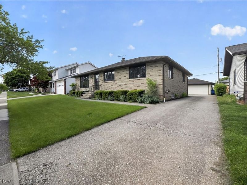 4746 Elizabeth Lane, Brooklyn, OH 44144 Photo 3