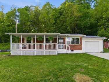 101 Holiday Hill Road, Clay City, KY 40312