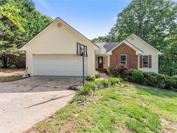 413 Rolling Meadows Drive, Cleveland, GA 30528