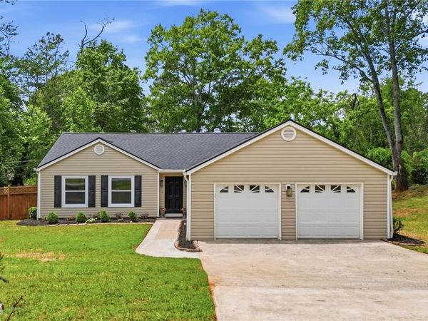 142 River Oaks Drive , Woodstock, GA 30188