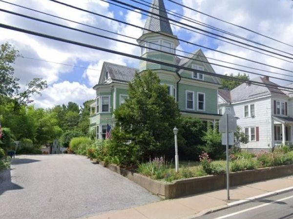 96 High St, Newton, NJ 07860