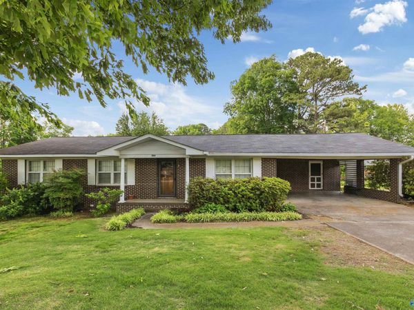 944 4th Avenue NW, Arab, AL 35016
