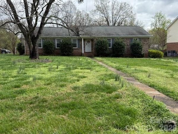 14232 Springwater Drive , Matthews, NC 28105
