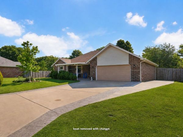 606 Ryleigh Circle , Nixa, MO 65714