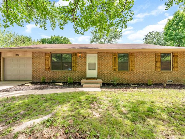 206 E Scott Wayne Drive , Nixa, MO 65714