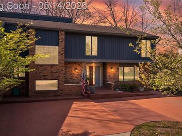 8727 Sarah Lane, Grosse Ile Twp, MI 48138