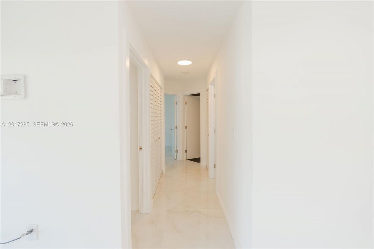 8340 NW 193rd Ln, Hialeah, FL 33015 Photo