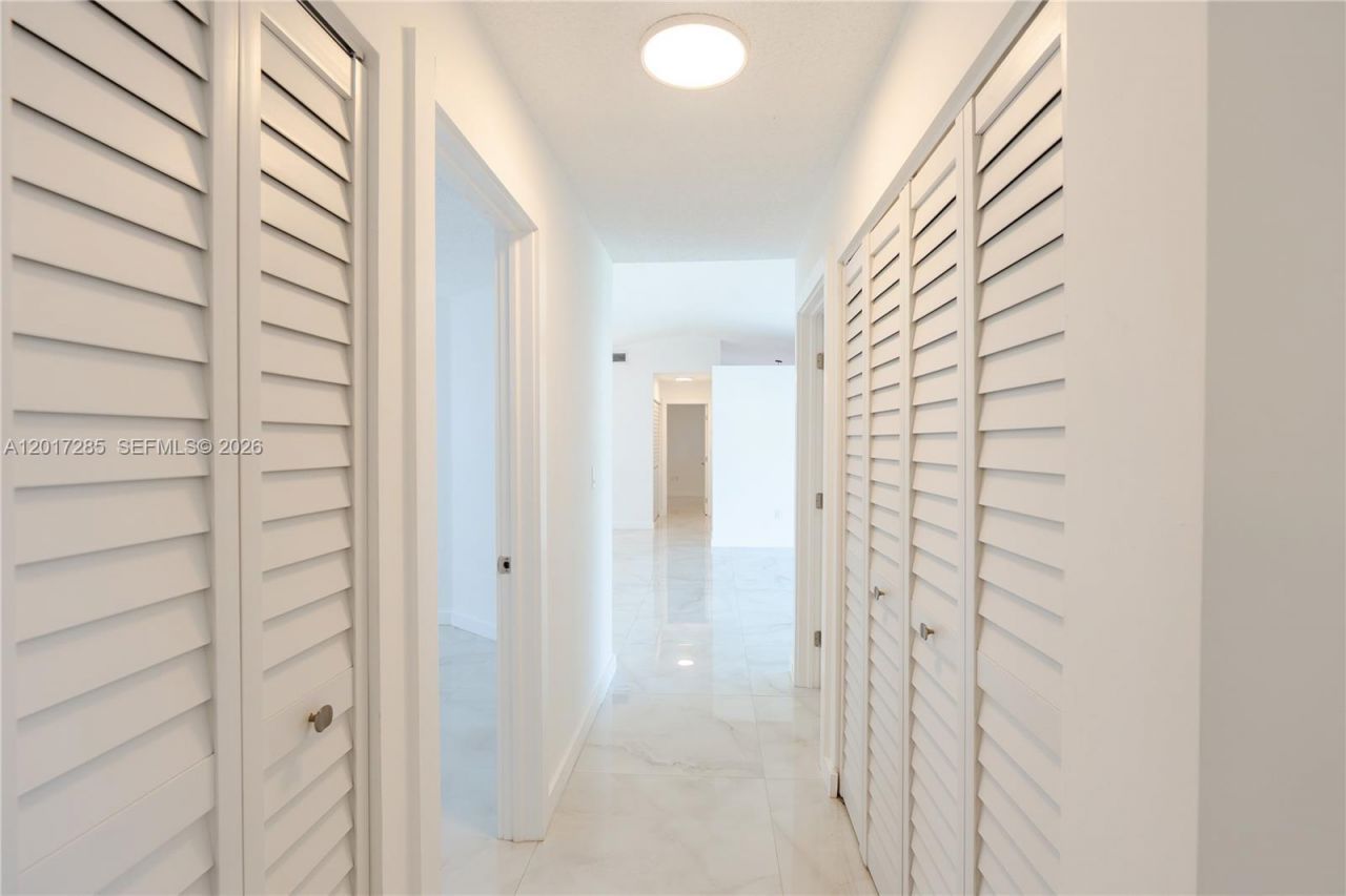 8340 NW 193rd Ln, Hialeah, FL 33015 Photo