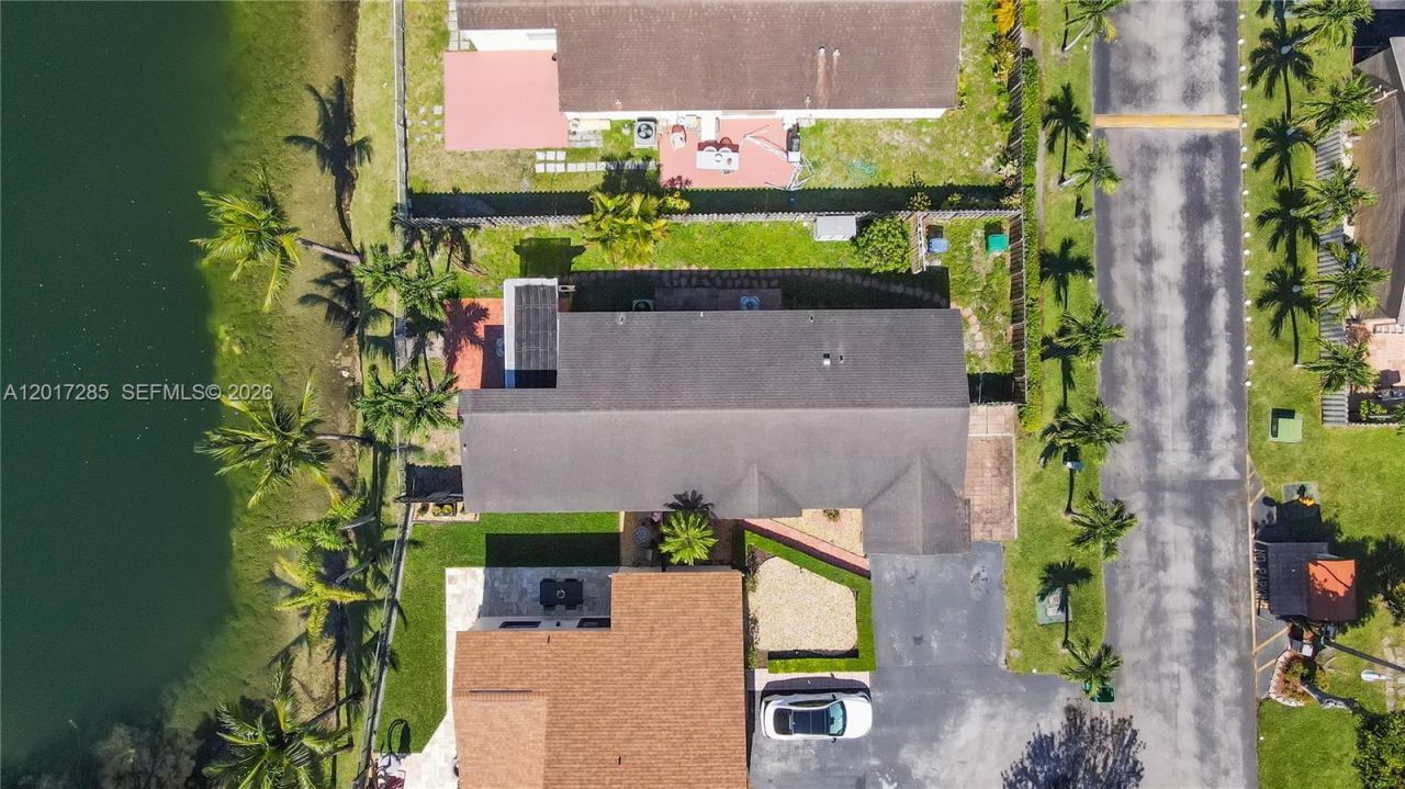 8340 NW 193rd Ln, Hialeah, FL 33015 Photo