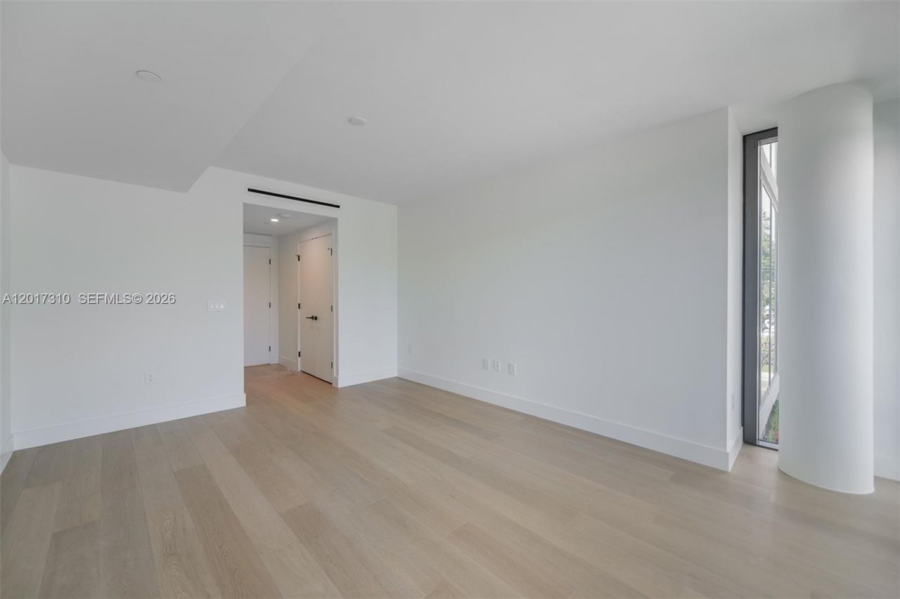 1177 Kane Concourse, Unit 204, Bay Harbor Islands, FL 33154 Photo