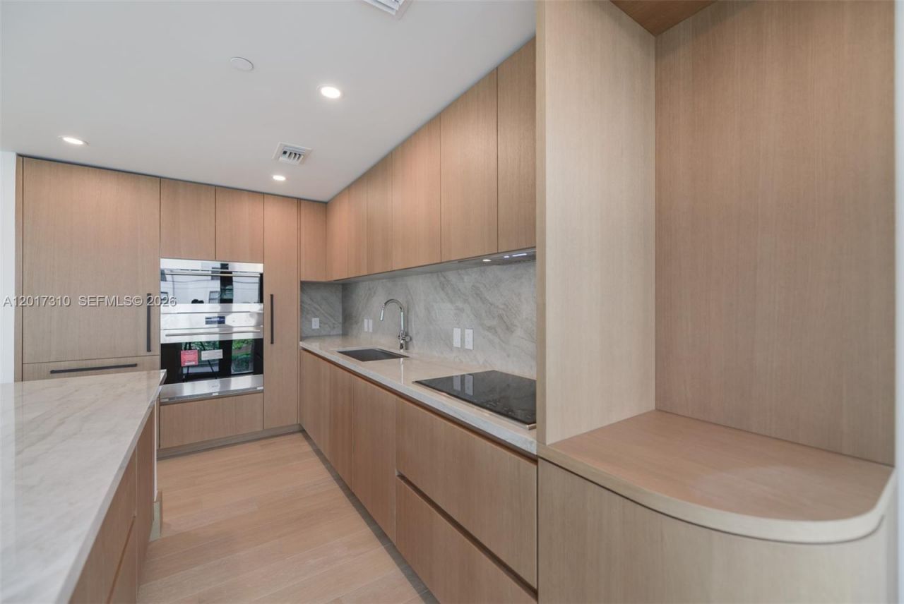 1177 Kane Concourse, Unit 204, Bay Harbor Islands, FL 33154 Photo