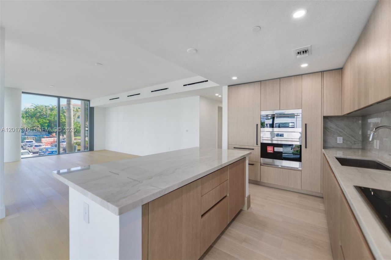 1177 Kane Concourse, Unit 204, Bay Harbor Islands, FL 33154 Photo
