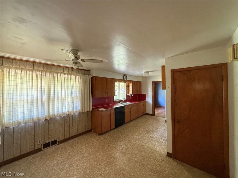 151 Durst Drive NW, Warren, OH 44483 Photo 11