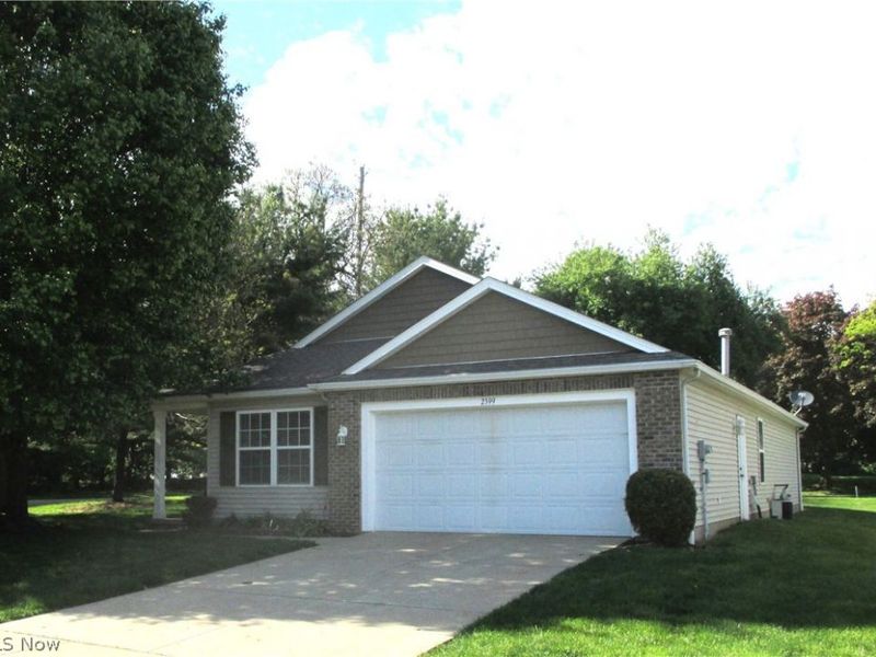 2399 Marlborough Drive, Uniontown, OH 44685 Photo 2