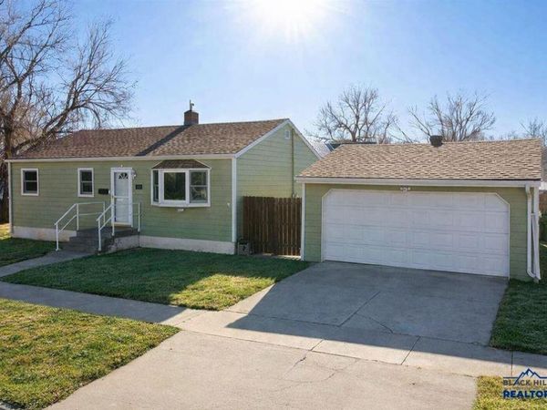 1801 ALBANY AVE, Hot Springs, SD 57747