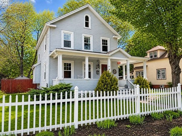 27 Holyoke St, Easthampton, MA 01027