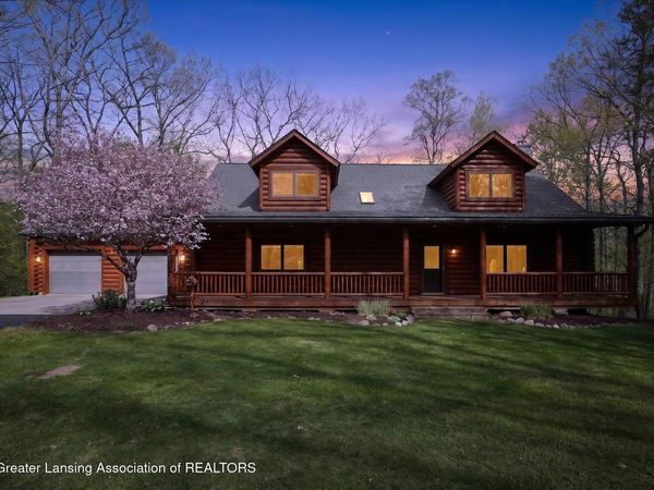 10117 Hawthorne Lane, Byron, MI 48418