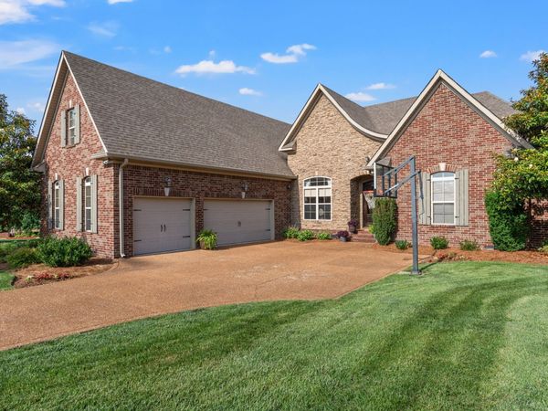 104 N Scarbrough Ct, Gallatin, TN 37066