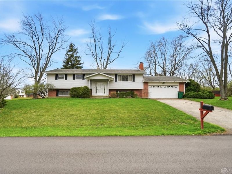2761 La Cresta Drive, Beavercreek, OH 45431 Photo 3