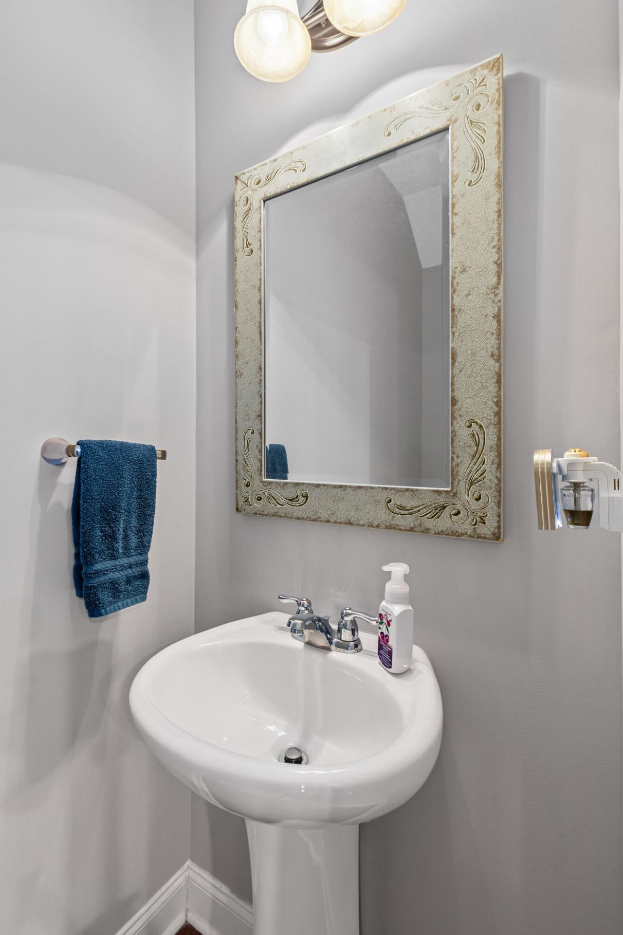 2068 Promenade Court Photo 13