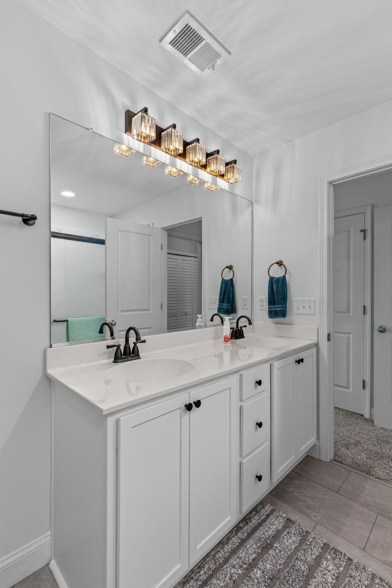 2068 Promenade Court Photo 14
