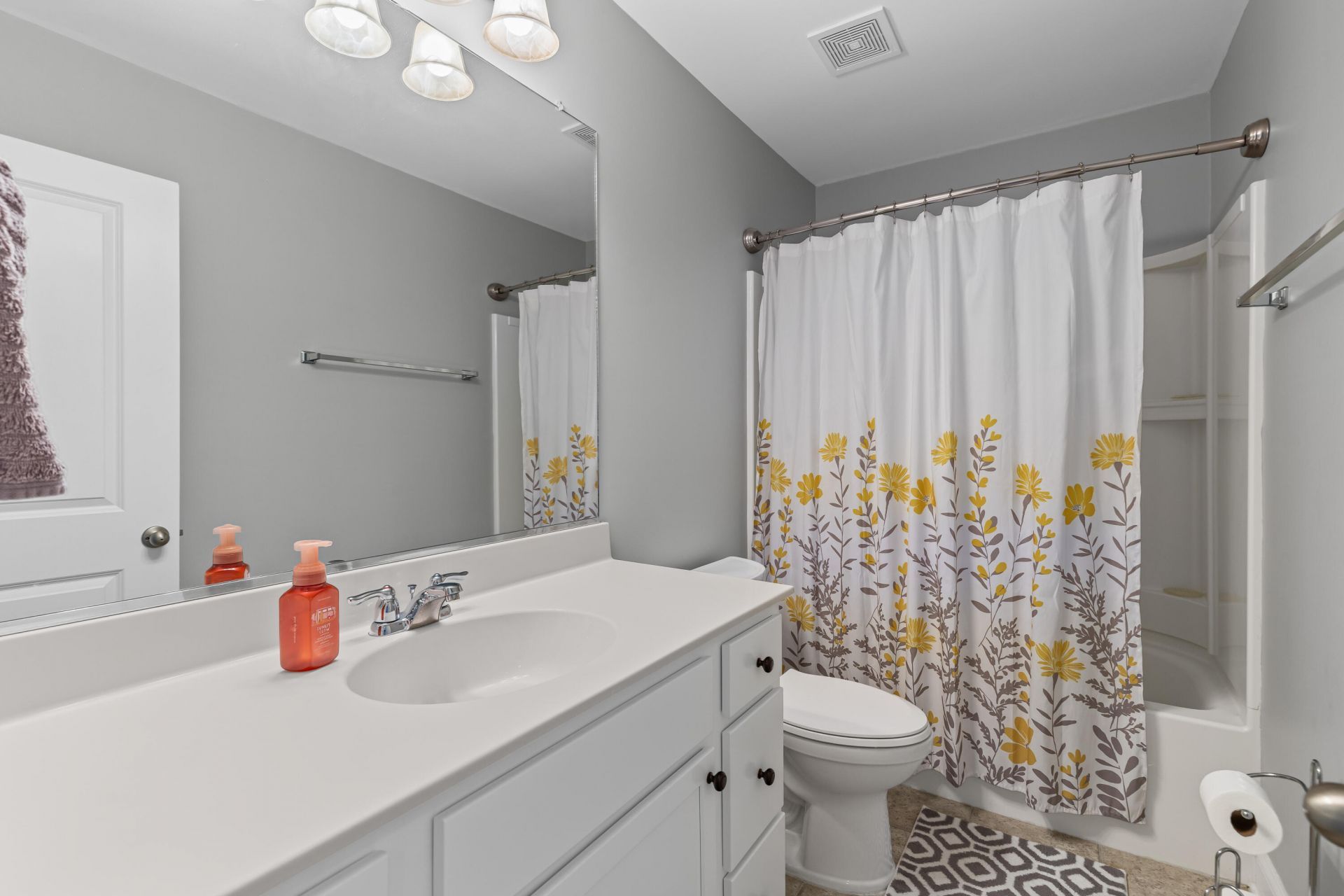 2068 Promenade Court Photo 17