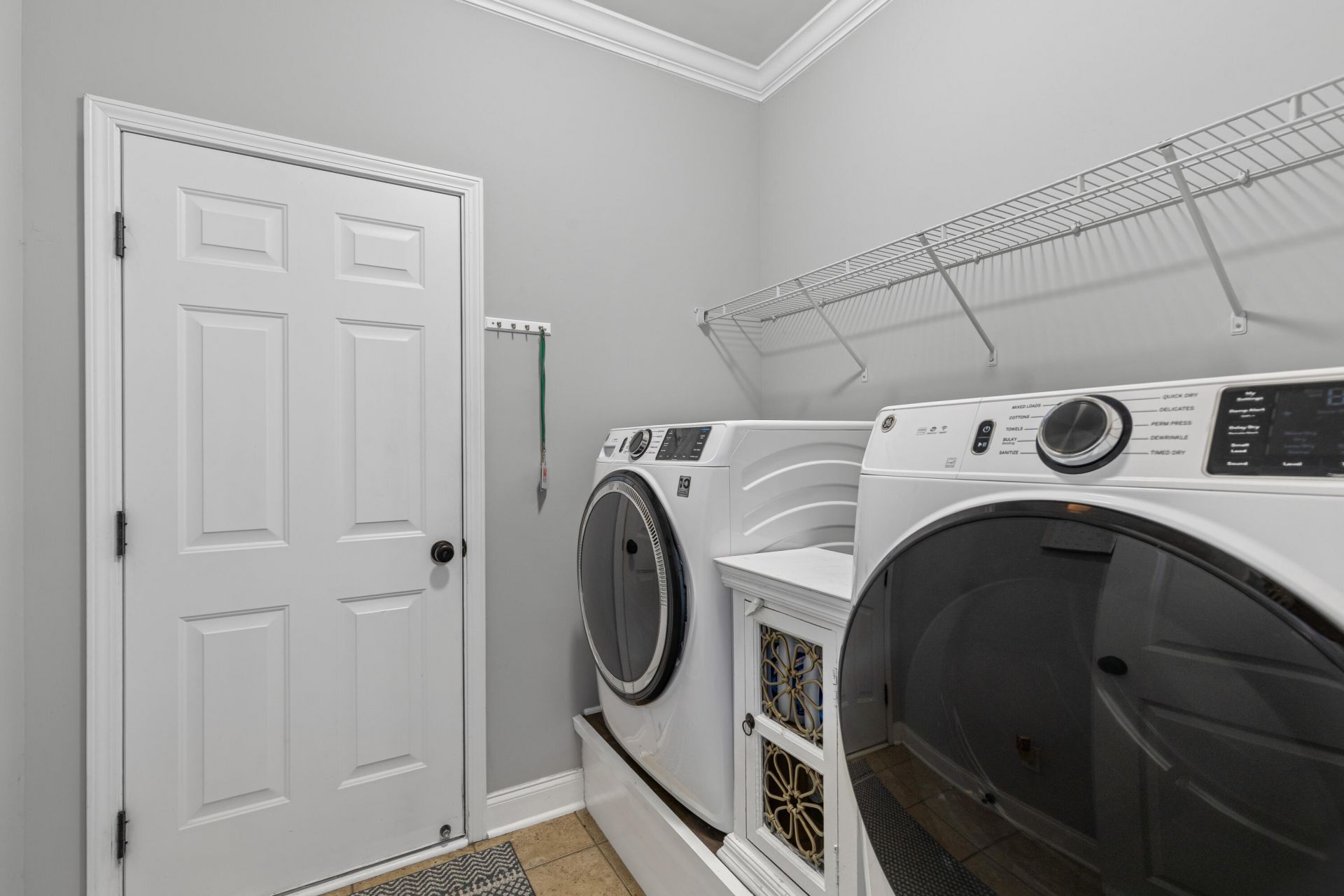 2068 Promenade Court Photo 22