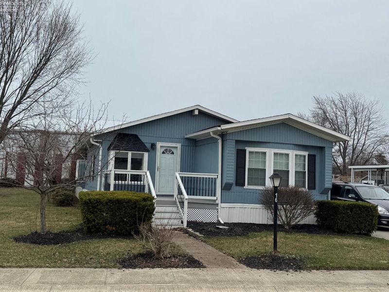 16 E Bass Circle, Lakeside, OH 43440 Photo 2