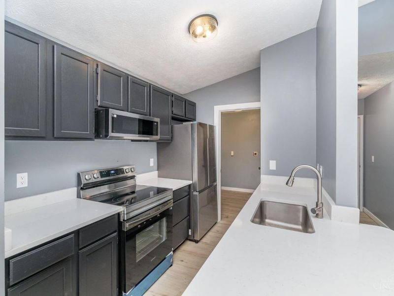 8480 Island Pines Place, Unit 8, Deerfield Twp., OH 45039 Photo 7