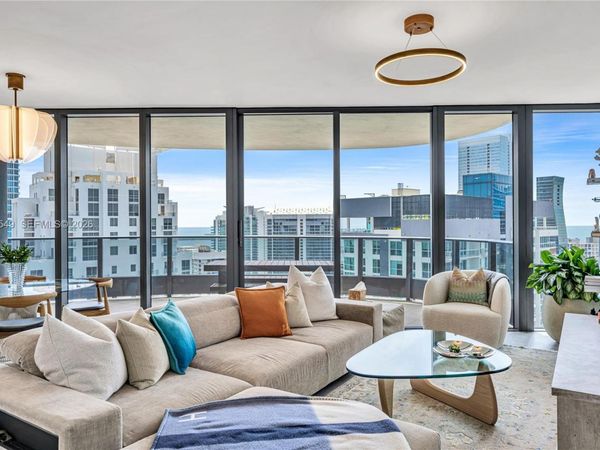 1000 Brickell Plz , Unit 4601, Miami, FL 33131