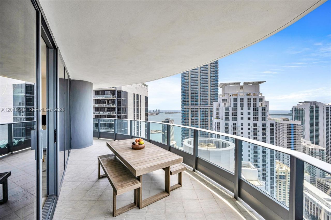 1000 Brickell Plz , Unit 4601, Miami, FL 33131 Photo