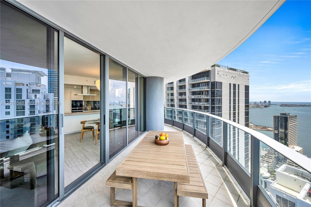 1000 Brickell Plz , Unit 4601, Miami, FL 33131 Photo