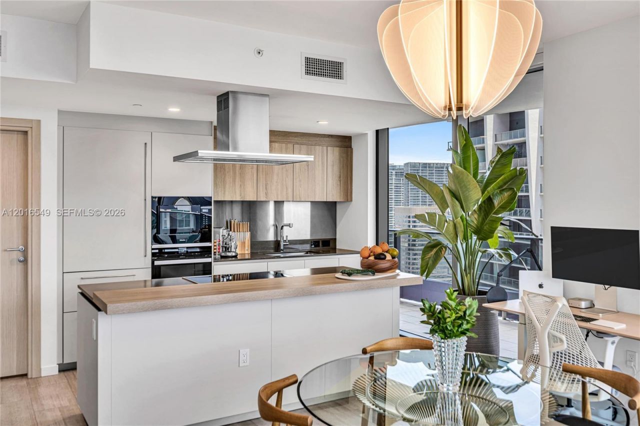 1000 Brickell Plz , Unit 4601, Miami, FL 33131 Photo