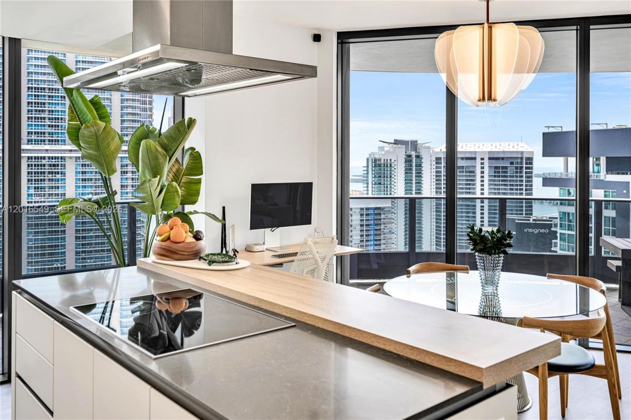 1000 Brickell Plz , Unit 4601, Miami, FL 33131 Photo