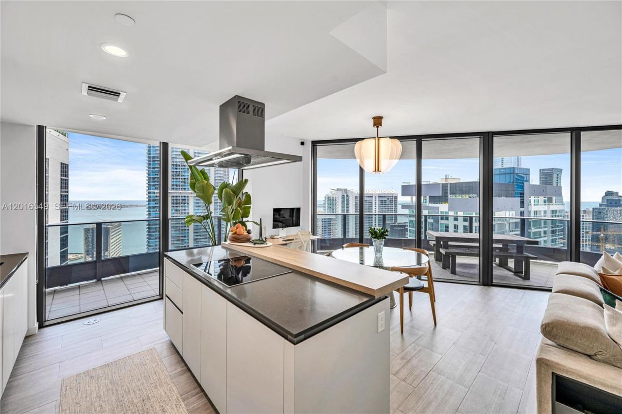 1000 Brickell Plz , Unit 4601, Miami, FL 33131 Photo