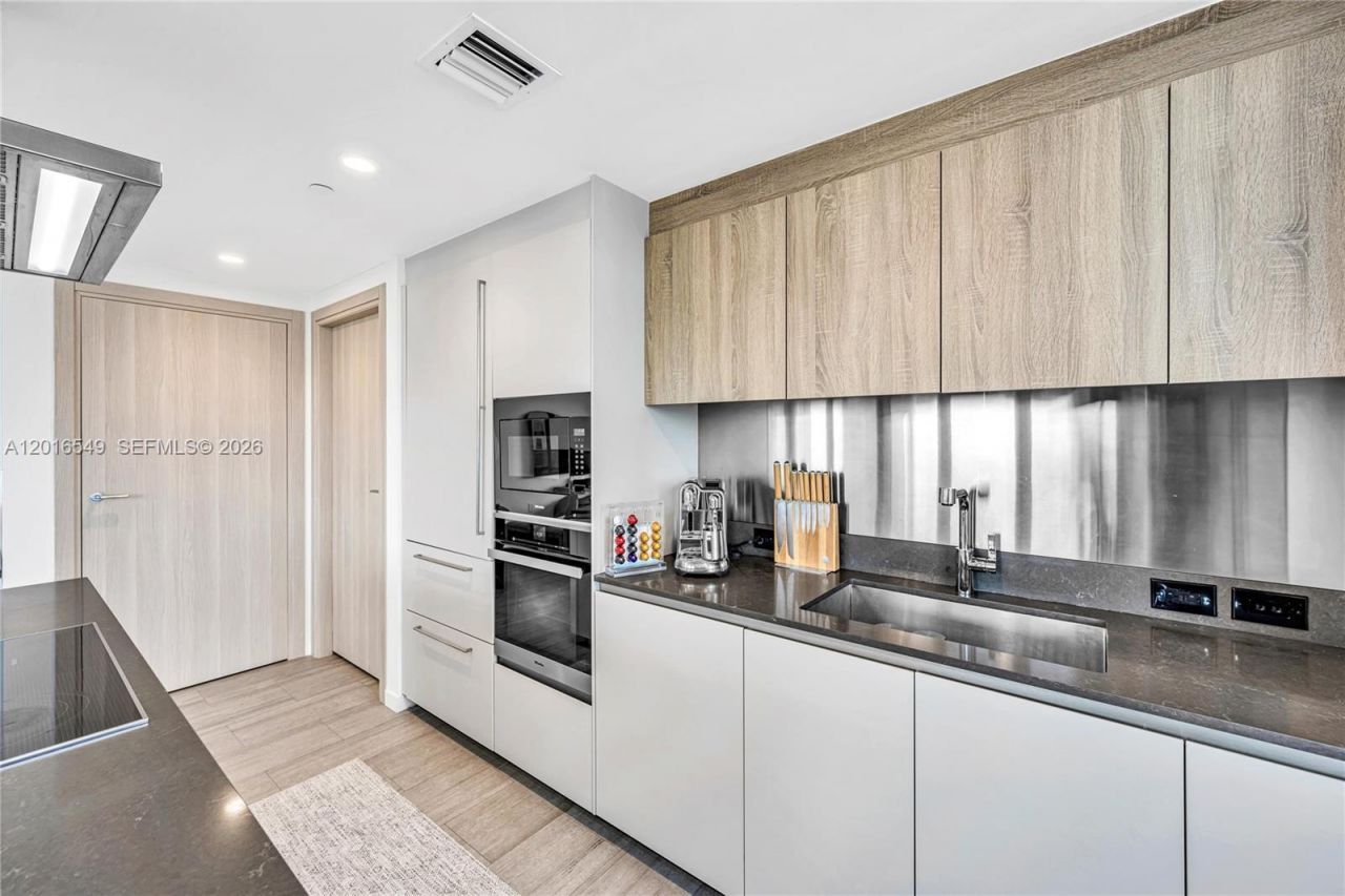 1000 Brickell Plz , Unit 4601, Miami, FL 33131 Photo