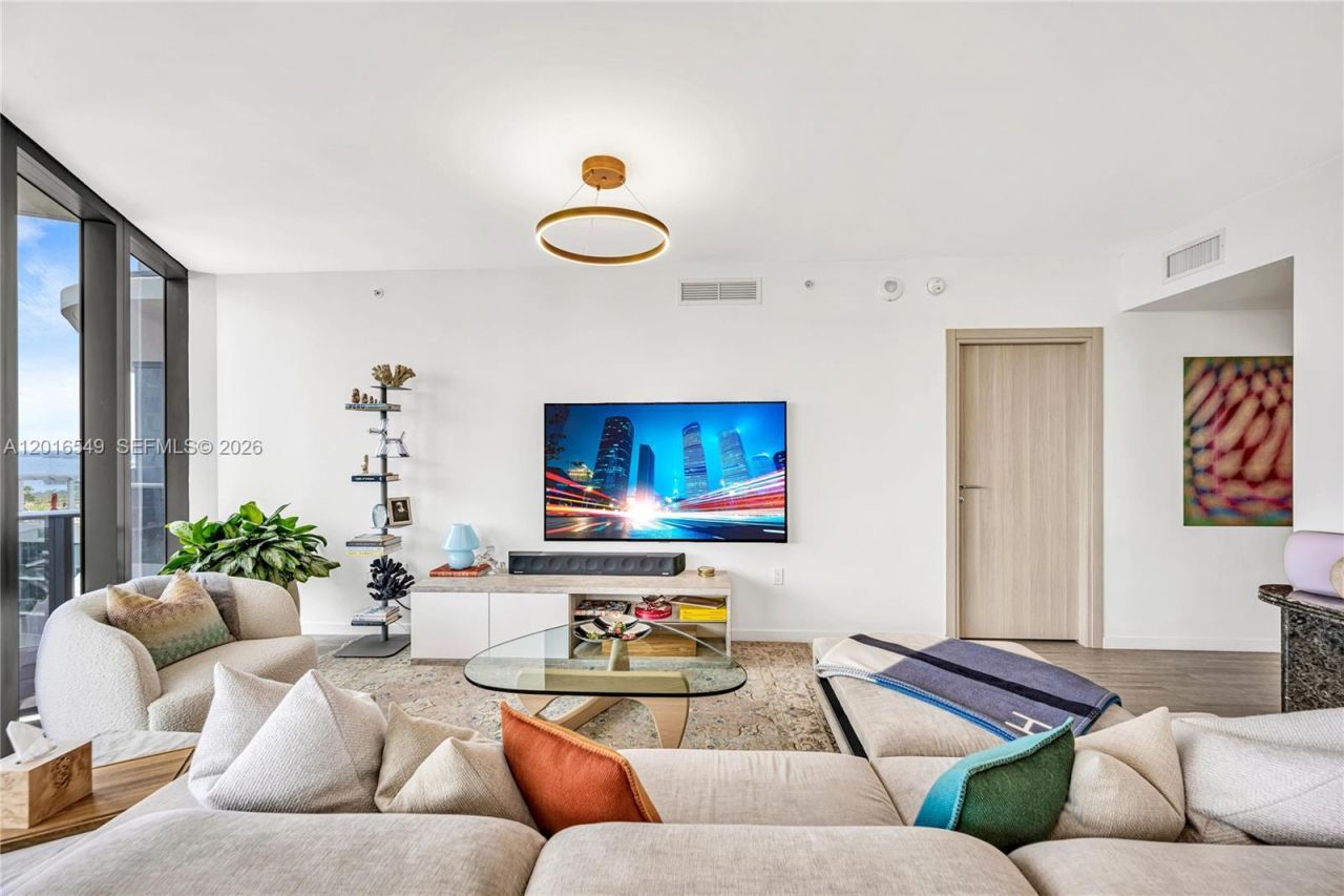 1000 Brickell Plz , Unit 4601, Miami, FL 33131 Photo