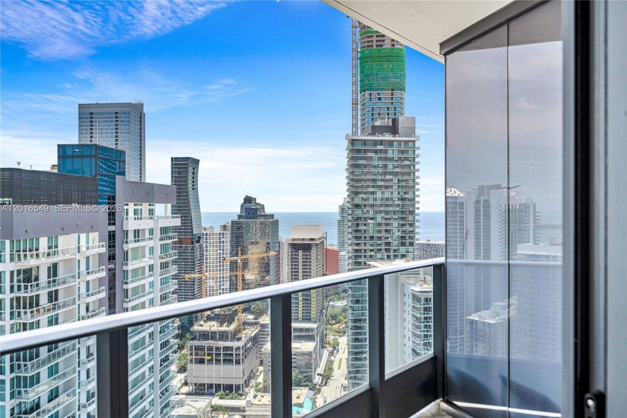 1000 Brickell Plz , Unit 4601, Miami, FL 33131 Photo