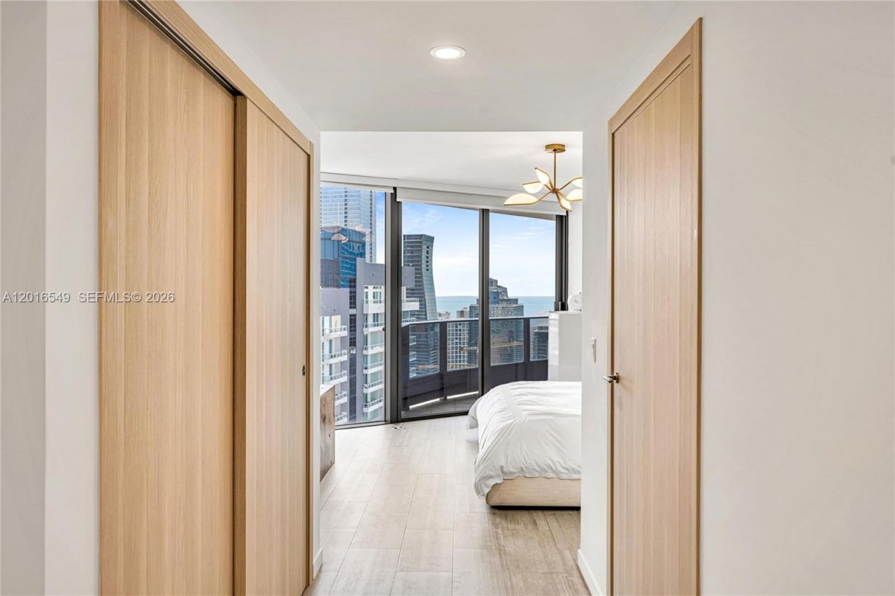 1000 Brickell Plz , Unit 4601, Miami, FL 33131 Photo