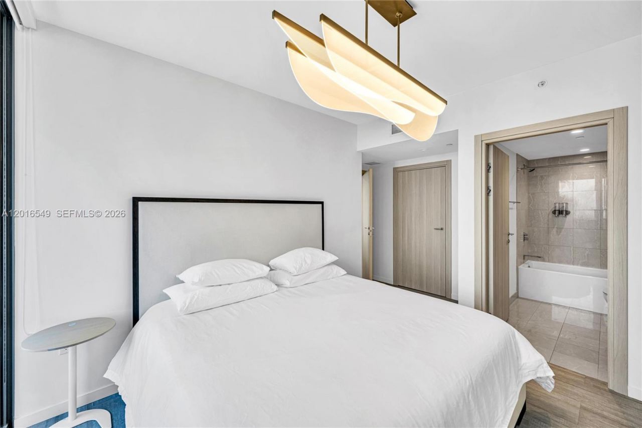 1000 Brickell Plz , Unit 4601, Miami, FL 33131 Photo