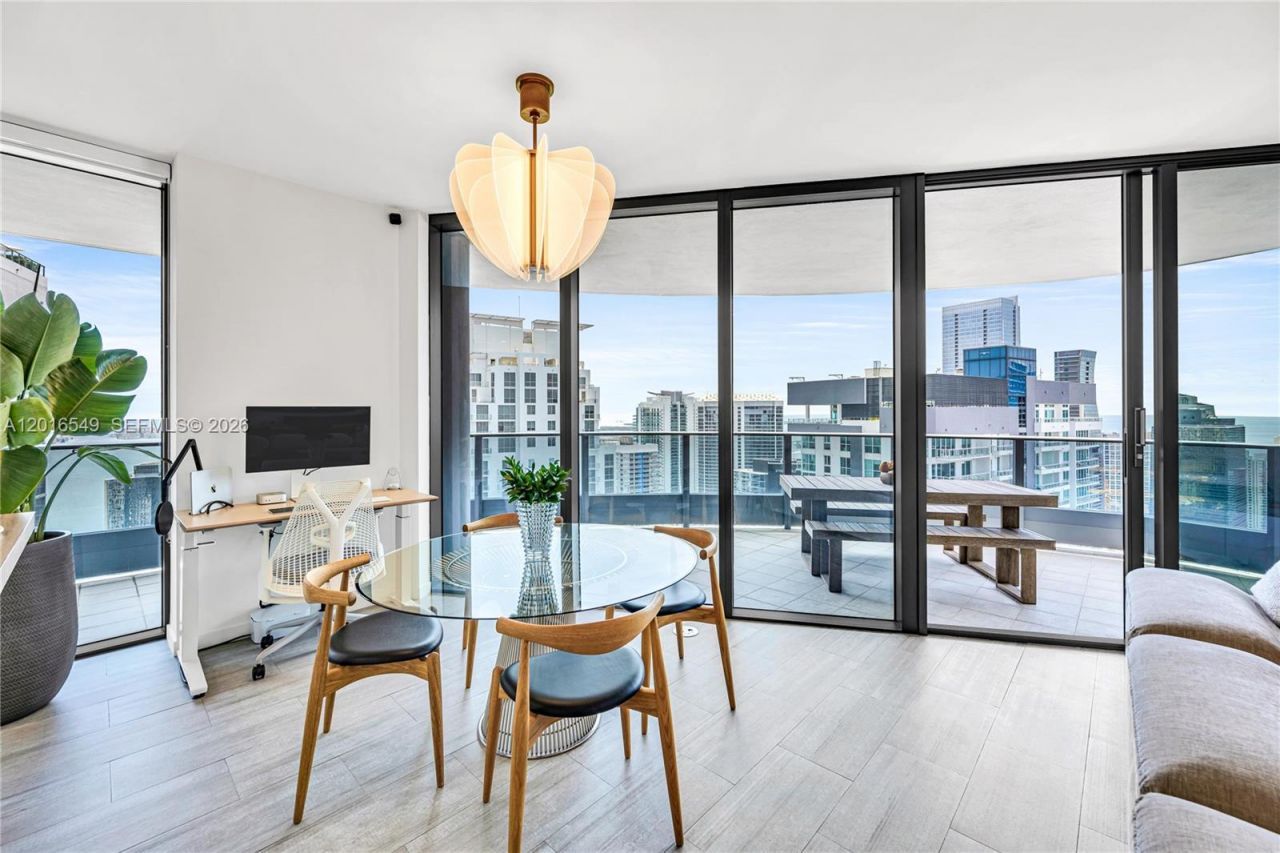 1000 Brickell Plz , Unit 4601, Miami, FL 33131 Photo