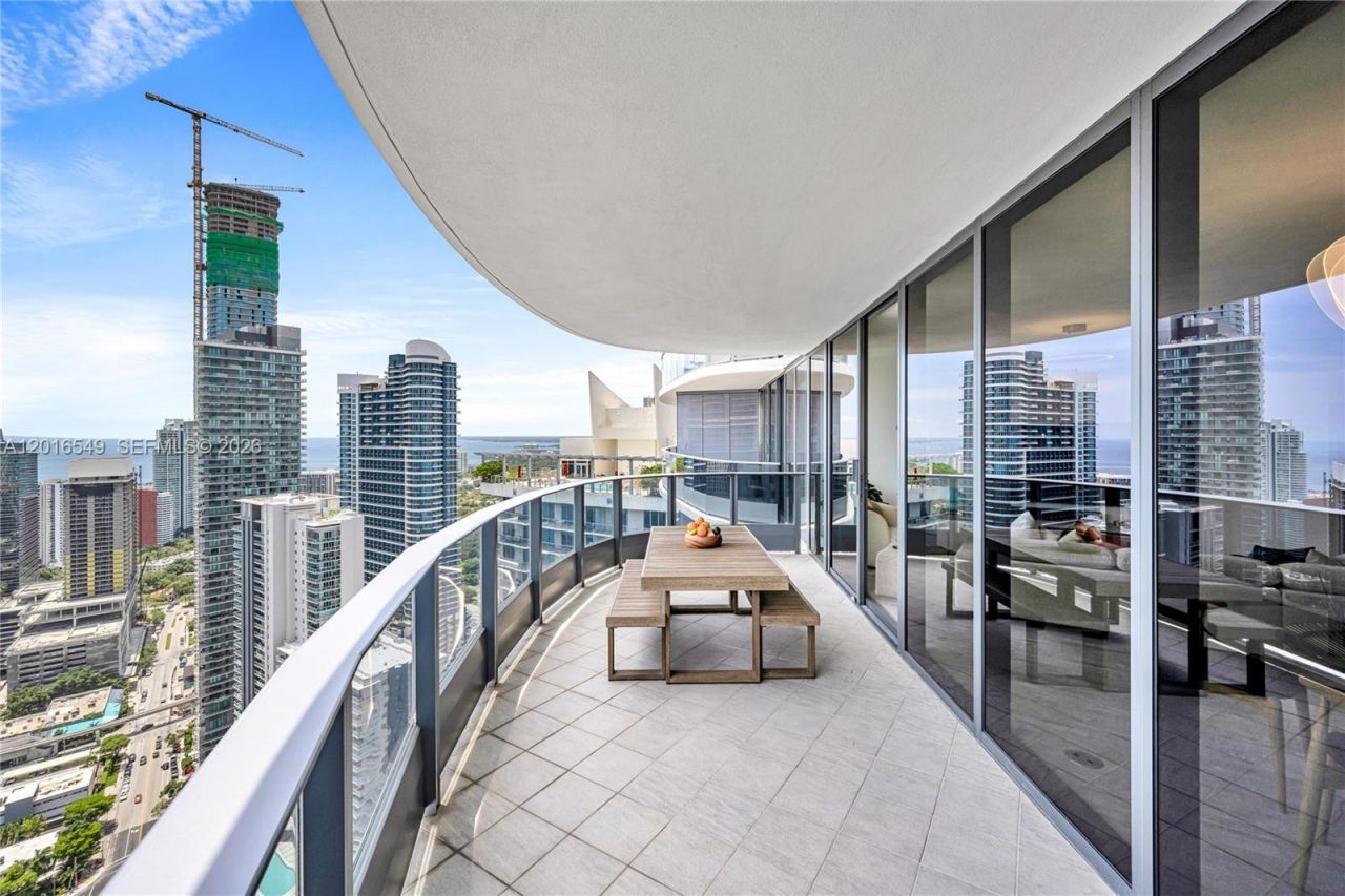1000 Brickell Plz , Unit 4601, Miami, FL 33131 Photo
